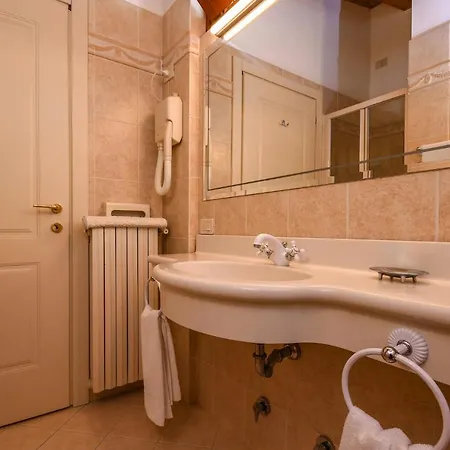 Borgo * Gardone Riviera